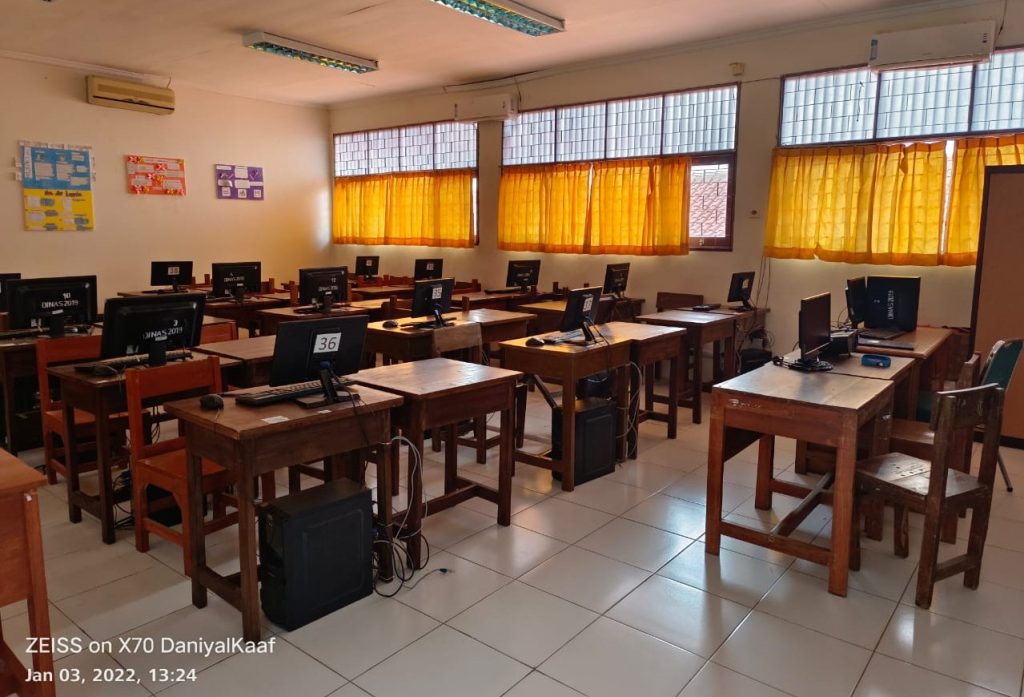 RUANG LAB KOMPUTER – SMPN 35 JAKARTA